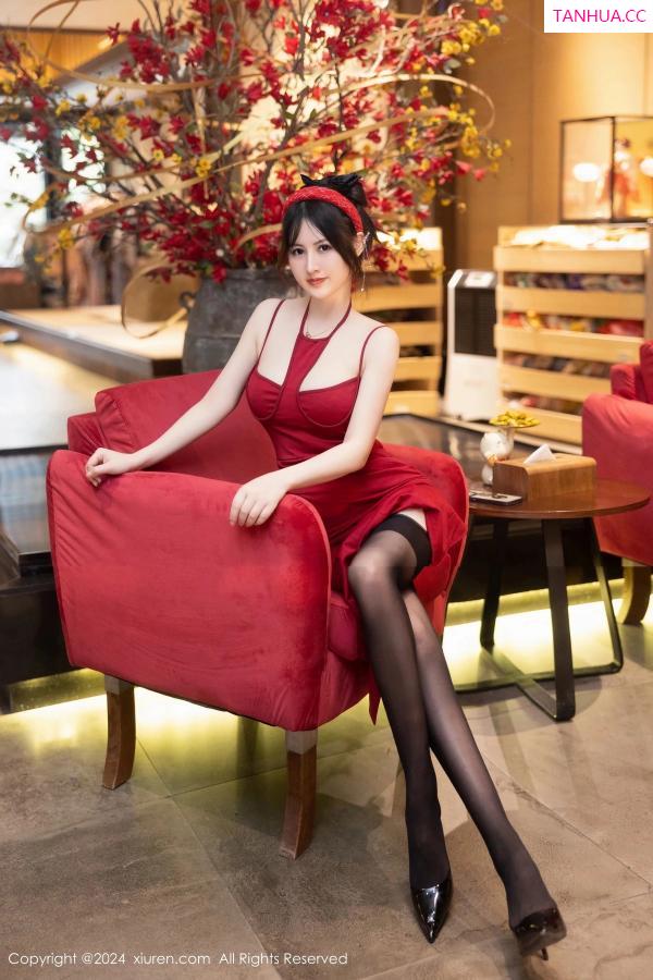 陈诗诗 诗诗 [XiuRen]高清写真图 2024.02.06 No.8078 诗诗kiki 黑丝性感第4张图片